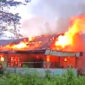Detik-detik kobaran api melahap rumah warga di Desa Stagen, Sabtu sore (21/6). 