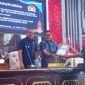 Penyerahan dokumen KUPA PPAS 2025 oleh Wabup Syairi Mukhlis kepada DPRD Kotabaru dalam rapat paripurna.