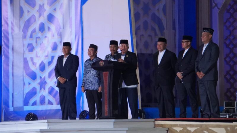 Gubernur Kalimantan Selatan H. Muhidin secara resmi membuka MTQN ke-36 tingkat provinsi di Alun-Alun Ratu Zalecha, Martapura, Sabtu (21/6/2025). (Foto:DiskominfoKtb) 