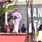 Komandan Lanal Kotabaru Letkol Laut (P) M. Harun AL Rasyid, S.T., M.Tr.Opsla. memimpin jalannya upacara HUT ke-75 Provinsi Kalimantan Selatan di Tanah Bumbu.