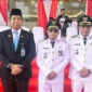 Bupati Kotabaru menyerahkan remisi secara simbolis kepada warga binaan Lapas Kotabaru pada peringatan HUT ke-80 Kemerdekaan Republik Indonesia.