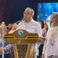 Wakil Bupati Kotabaru Syairi Mukhlis menyampaikan sambutan resmi pada penutupan Festival Budaya Saijaan 2025 di kawasan wisata Siring Laut. 