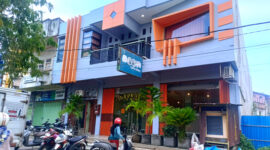 Boom Resto & Bakery Kotabaru, café yang menjadi sorotan publik, memastikan tidak pernah menjual menu non-halal sejak pertama kali berdiri.