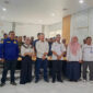 Foto bersama Kadis Perikanan Kotabaru, narasumber DKP Provinsi Kalsel, dan perwakilan nelayan usai kegiatan Sosialisasi Alat Tangkap Ramah Lingkungan di Aula Kecamatan Pulau Laut Utara.