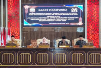 Ketua DPRD Kotabaru Suwanti memimpin rapat paripurna bersama jajaran eksekutif, membahas perubahan kedua Propemperda 2025 demi memperkuat regulasi daerah.