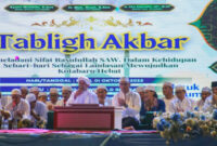 Suasana khidmat Tabligh Akbar di Siring Laut Kotabaru dengan penceramah utama Habib Mustofa Al Haddar. (Foto:Istimewa)
