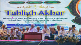 Suasana khidmat Tabligh Akbar di Siring Laut Kotabaru dengan penceramah utama Habib Mustofa Al Haddar. (Foto:Istimewa) 
