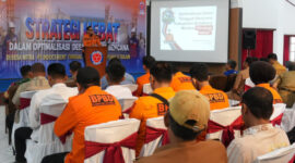Suasana sosialisasi Desa Tangguh Bencana di PT Indocement Tarjun, diikuti perwakilan sembilan desa binaan Kecamatan Kelumpang Hulu dan Kelumpang Hilir.