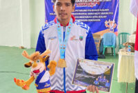 Atlet Hapkido Kotabaru, Sanim Ansyari, S.Pd.I menerima Medali Emas pada Porprov XII Kalimantan Selatan yang digelar di Kabupaten Tanah Laut.