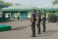 Komandan Kodim 1004/Kotabaru, Letkol Inf Cecep Cahyadi, menyampaikan amanat kepada personel baru Yonif TP 884/Saijaan pada acara tradisi penerimaan di halaman eks Makodim Lama. 