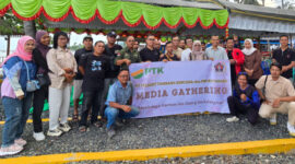 Foto bersama PT Pelsart Tambang Kencana dan PWI Kotabaru usai media gathering.