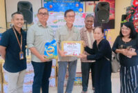 PT Pelsart Tambang Kencana bersama PWI Kotabaru menyerahkan bantuan paket sembako kepada jemaat Gereja GPDI Megasari. 