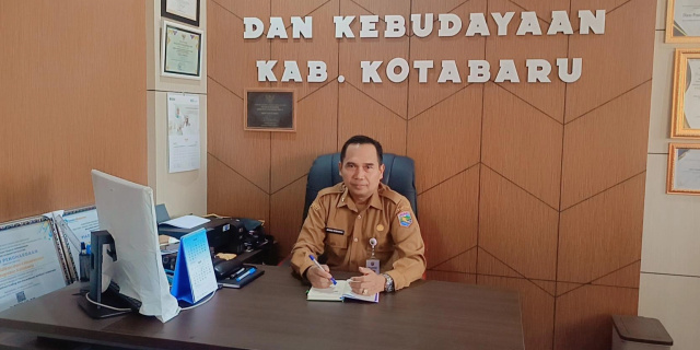 Kepala Dinas Pendidikan dan Kebudayaan Kabupaten Kotabaru, Ahmad Romansa, S.Pd., MAP. 